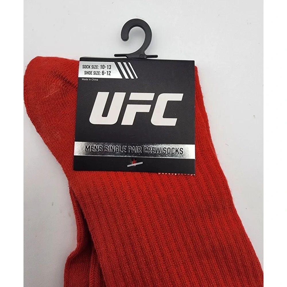 UFC Adult Mens Size 6-12 Red Crew Socks 1 PAIR‎ NEW